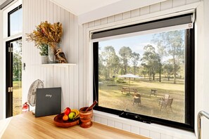 Unclassified image, 4 of 28, button - Luxurious Tiny House Loft Surrounded by Plenty of Wildlife and Near the Coast in Queensland, Australia (Jimboomba)