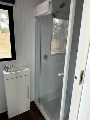 Unclassified image, 5 of 10, button - Charming Pet-Friendly Tiny House with Firepit in Queensland, Australia (Lagoon Pocket)
