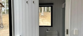Charming Pet-Friendly Tiny House with Firepit in Queensland, Australia