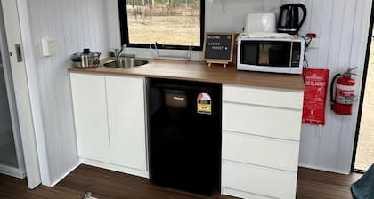 Charming Pet-Friendly Tiny House with Firepit in Queensland, Australia