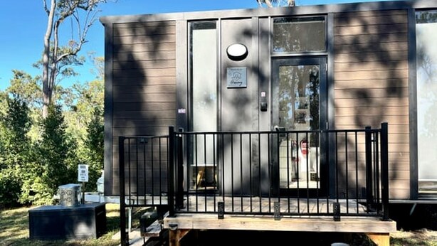 Unclassified image, 1 of 14, button - Relaxing Tiny House Nearby the Beach in Queensland, Australia (Redridge)