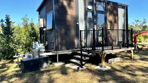 Unclassified image, 2 of 14, button - Relaxing Tiny House Nearby the Beach in Queensland, Australia (Redridge)