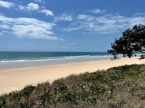 Unclassified image, 5 of 14, button - Relaxing Tiny House Nearby the Beach in Queensland, Australia (Redridge)