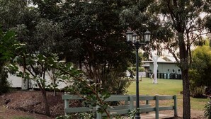 Property grounds - Spectacular Tiny House in Eidsvold, Queensland (Eidsvold)
