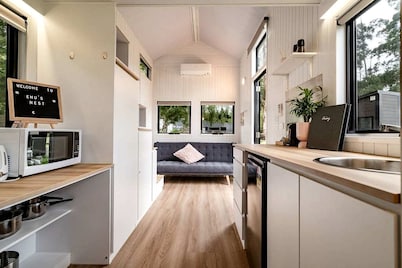 Tiny Glamping on a Farm Stay in Warragul South, Victoria