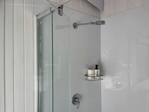 Unclassified image, 4 of 42, button - Secluded Tiny House Perfect for Water Activities and Family Time in Queensland, Australia (Bauple)