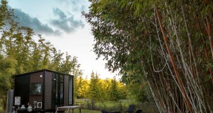 Secluded Tiny House Perfect for Water Activities and Family Time in Queensland, Australia