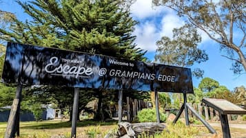A welcome sign for Escape at Grampians Edge.