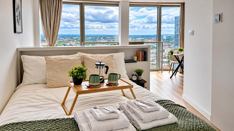 Skyline Rotunda City Apartment I Bullring