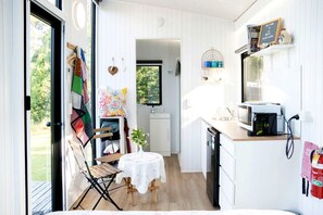 Unclassified image, 4 of 33, button - Charming Tiny House with Stunning Landscapes and Abundant Wildlife in Queensland, Australia (Maleny)