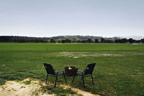 Unclassified image, 4 of 20, button - Tranquil Tiny House Farm Stay with Rolling Hill Views near Grampians, Warrenmang Victoria (Warrenmang)