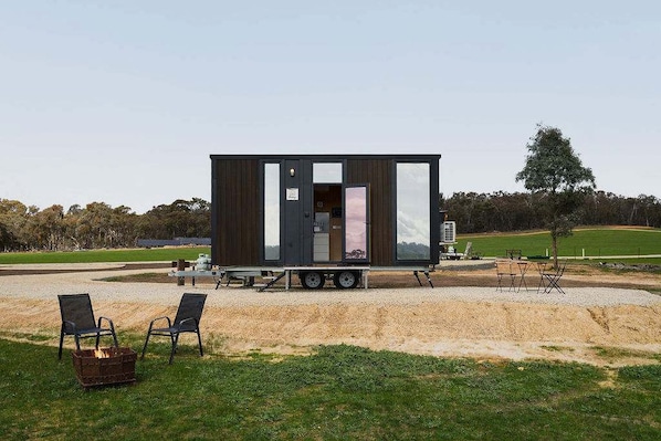Unclassified image, 1 of 20, button - Tranquil Tiny House Farm Stay with Rolling Hill Views near Grampians, Warrenmang Victoria (Warrenmang)