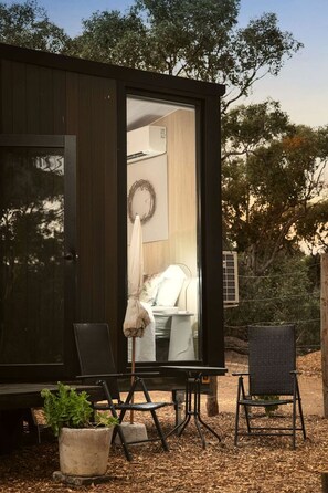 Unclassified image, 4 of 20, button - Spectacular Tiny House in Clydesdale, Victoria (Clydesdale)