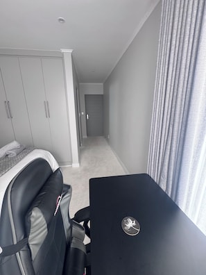 Room, 1 Bedroom, Garden View | Living room - Room-private Room & Workspace in Dainfer (Johannesburg)