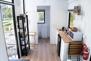 Unclassified image, 4 of 29, button - Gorgeous Tiny House Near the Beautiful Sunshine Coast Perfect for Water Sports in Queensland, Australia (Perwillowen)