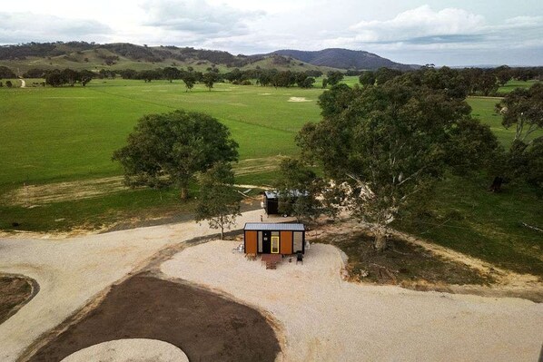 Unclassified image, 1 of 23, button - Peaceful Farm Stay Tiny House with Vineyard Views near Avoca, Warrenmang Victoria (Warrenmang)