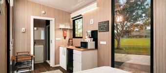 Peaceful Farm Stay Tiny House with Vineyard Views near Avoca, Warrenmang Victoria
