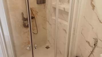 Room, 1 Bedroom, Accessible, Private Pool | Bathroom