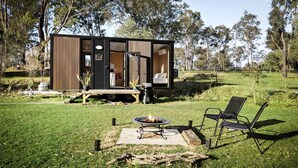 Unclassified image, 4 of 19, button - Cute Tiny House for a Delightful Relaxing Farm Stay Surrounded by Nature in Mundoolun, Queensland (Mundoolun)