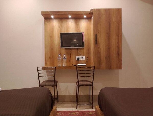 Room - Shree Sai Lodge (Prayagraj)