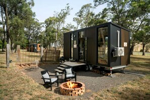 Unclassified image, 5 of 13, button - Delightfully Tiny House Ideal for a Peaceful Escape in Springmount, Victoria (Creswick)