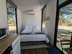Unclassified image, 5 of 16, button - Secluded Tiny House Perfect for Water Activities and Family Escapes in Victoria, Australia (Dadswells Bridge)