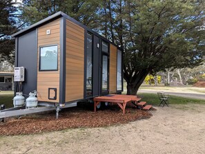 Unclassified image, 2 of 16, button - Secluded Tiny House Perfect for Water Activities and Family Escapes in Victoria, Australia (Dadswells Bridge)