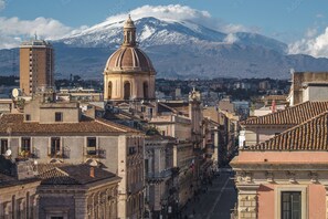 Unclassified image, 3 of 30, button - Vrbo Property (Catania)
