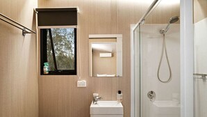 Unclassified image, 3 of 22, button - Lovely Tiny House in Wongawallan, Queensland (Wongawallan)
