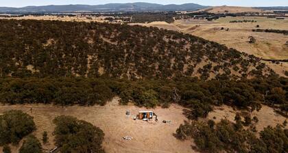 Magical Tiny House with Fantastic Vistas in Monegeetta, Victoria