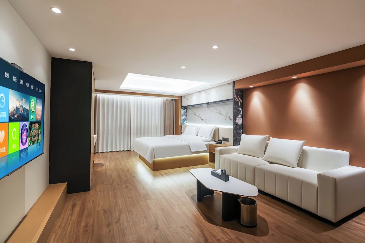 Luxury-Doppelzimmer, Stadtblick | Hochwertige Bettwaren, Daunenbettdecken, Verdunkelungsvorhänge