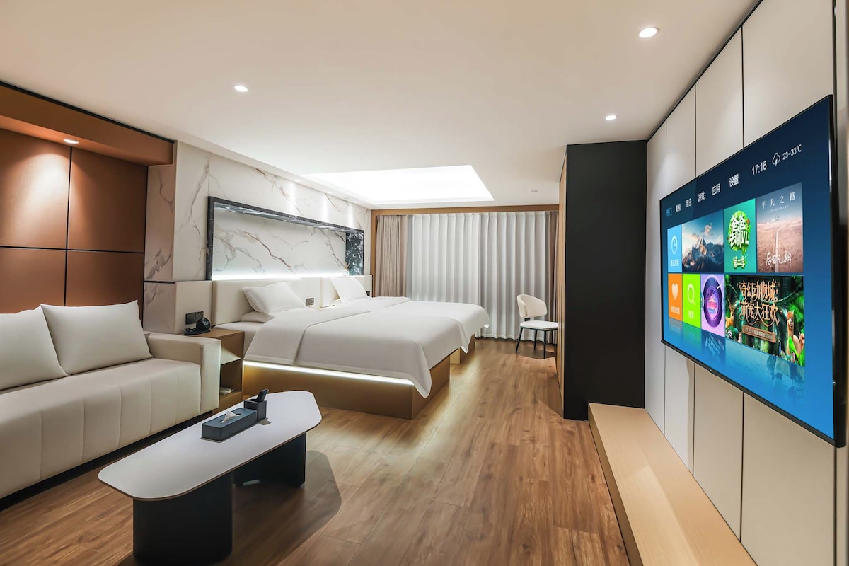 Superior-Zweibettzimmer, Stadtblick | Hochwertige Bettwaren, Daunenbettdecken, Verdunkelungsvorhänge