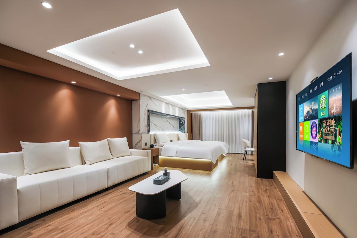 Superior-Suite, Stadtblick | Hochwertige Bettwaren, Daunenbettdecken, Verdunkelungsvorhänge