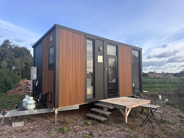 Unclassified image, 1 of 17, button