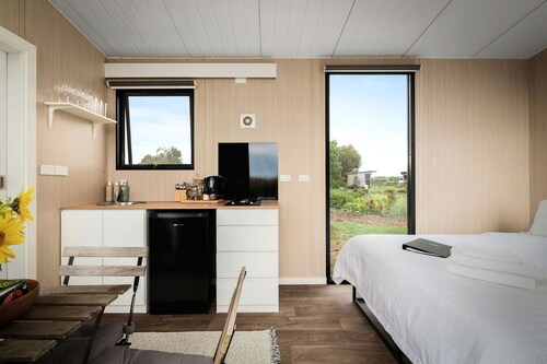 Farm Stay Tiny House with Nature Escape Views in Boneo, Australia