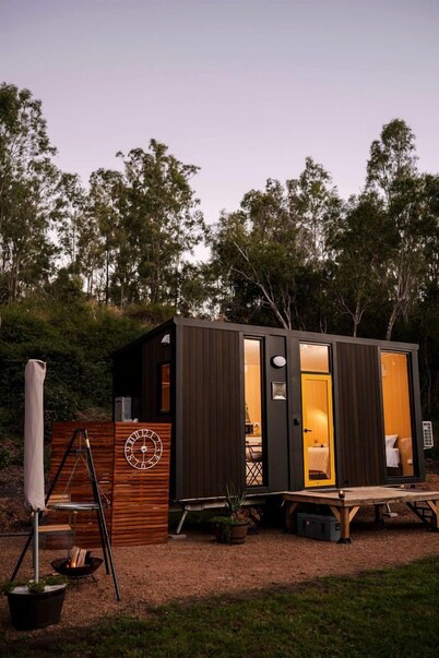 Serene Tiny Home Farm Stay with Creek Views near Toowoomba, Withcott QLD
