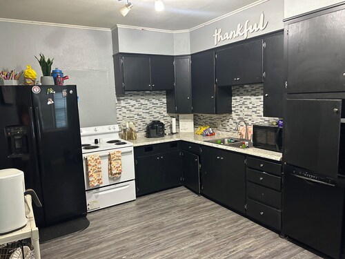 Cozy Kaw City Home Near Kaw Lake — Perfect for Hunting & Fishing Getaways