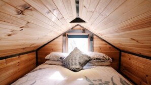Unclassified image, 5 of 12, button - Rustic Tiny House Rental for a Weekend Getaway in Victoria (Redesdale)