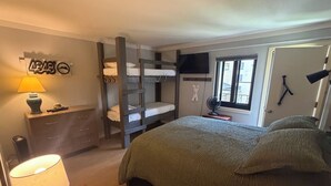 Unclassified image, 5 of 28, button - Cozy 1-bedroom Ski in/Ski out condo in peaceful Snowshoe, Great Location (Snowshoe)