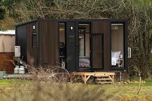 Unclassified image, 5 of 19, button - Wonderful Tiny House with Epic Views in Victoria (Taggerty)