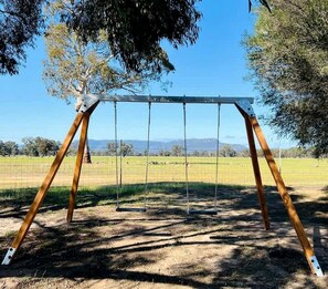 Unclassified image, 4 of 20, button - Lovely Tiny House with Amazing Outdoor Living Areas and Tennis Court in Victoria, Australia (Dadswells Bridge)