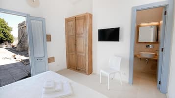Standard Double Room, Garden View | In-room safe, soundproofing, WiFi (free)