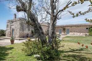 Unclassified image, 2 of 78, button - Masseria Berzario (Torre dell'Orso)