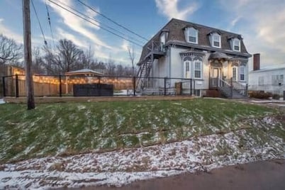 Riverside Inn - Unit 6 - Suite 2