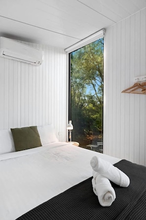 Unclassified image, 2 of 12, button - Breathtaking Tiny House Surrounded by Trees in Yarra Junction, Victoria (Yarra Junction)