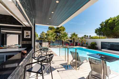 Villa Les Vagues Pool hot tub Beach 500 m Away