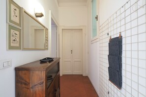 Unclassified image, 2 of 16, button - Contempora - Spacious and bright one-bedroom apartment just a stone's throw from City Life (Milano)