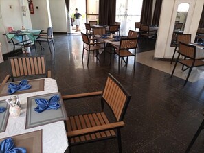 Ảnh chưa phân loại, 2 trong số 17 ảnh, nút