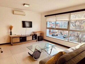 Unclassified image, 2 of 30, button - Bright, 1-bedroom apartment. (Montevideo)