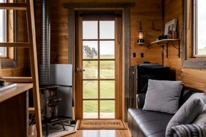 Unclassified image, 4 of 31, button - Charming Tiny House, Ideal for a Glamping Escape near Heathcote (Axedale)